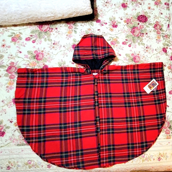 O'Neil of Dublin Ireland Girls Cape Tartan Plaid NEW NWT Large - Picture 1 of 2